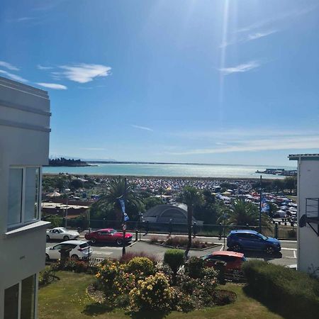 Art Deco Beauty On The Bay Hill Appartement Timaru Buitenkant foto