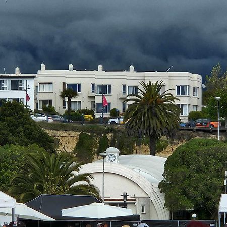 Art Deco Beauty On The Bay Hill Appartement Timaru Buitenkant foto