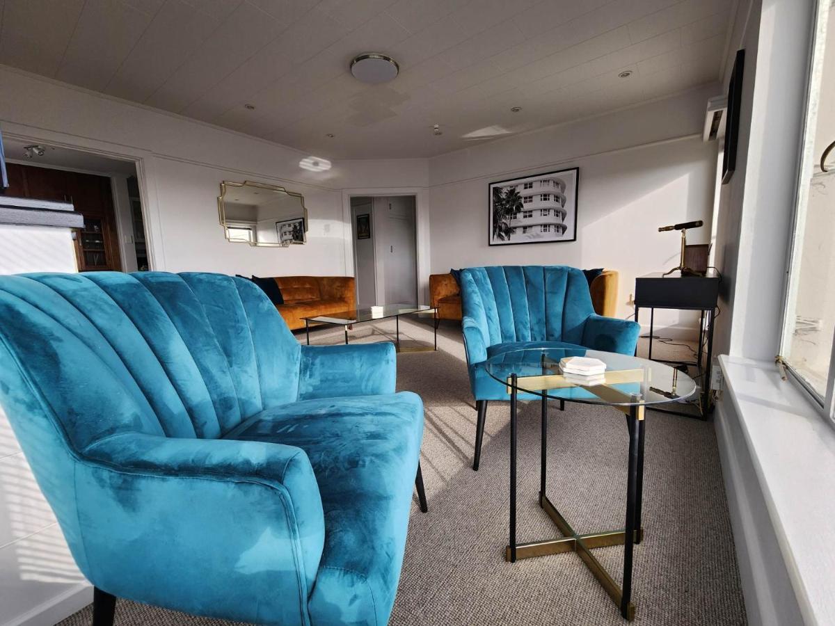 Art Deco Beauty On The Bay Hill Appartement Timaru Buitenkant foto