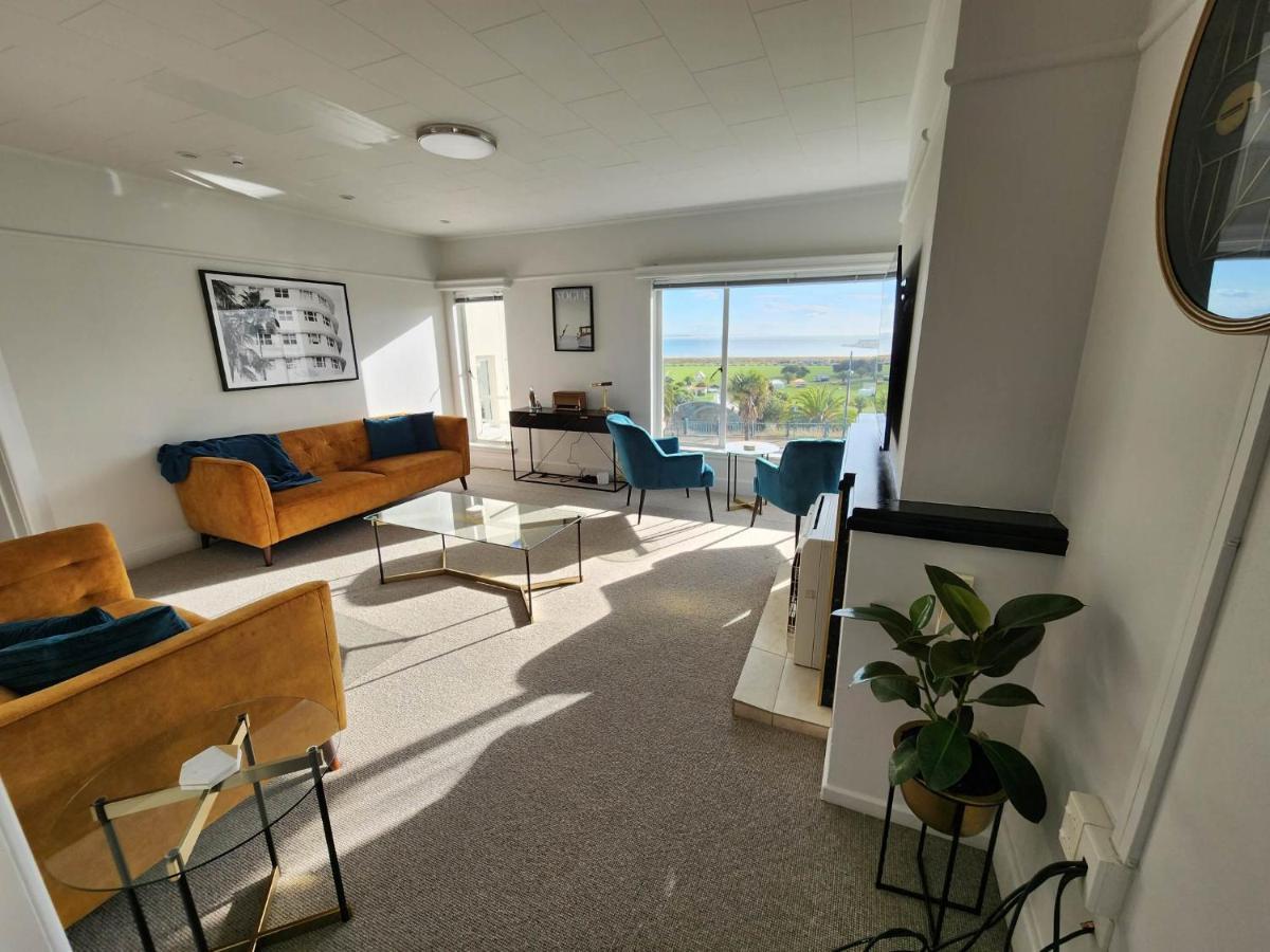 Art Deco Beauty On The Bay Hill Appartement Timaru Buitenkant foto